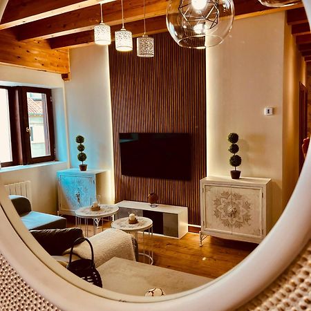 El Capricho De Claudia_ Apartamentos Burgos Catedral ภายนอก รูปภาพ